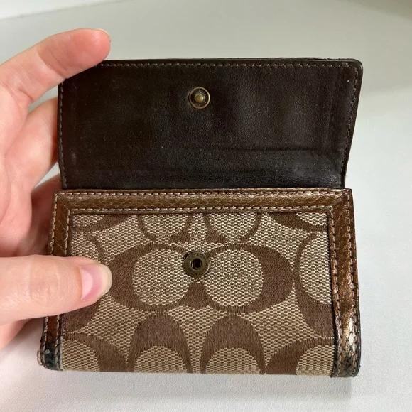 SOLD!❌ - Coach Brown Signature Buckle Flap Compact Wallet - Picture 4 of 9